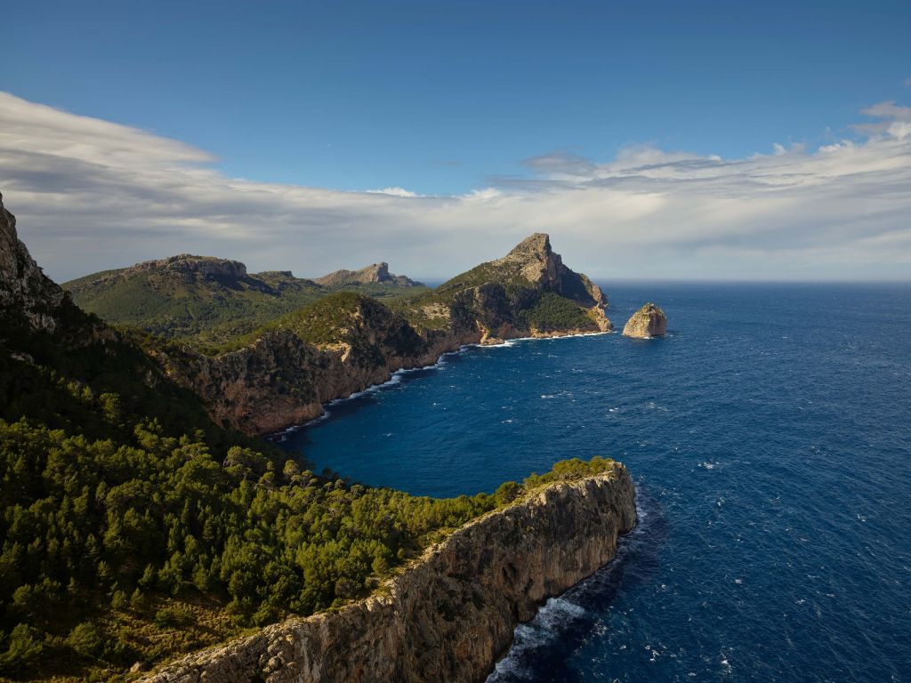 Eruptivgestein im Meer