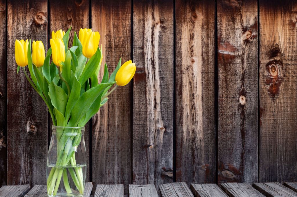 Vase mit Tulpen