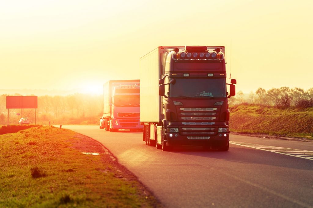 Lastwagen auf einer Autobahn