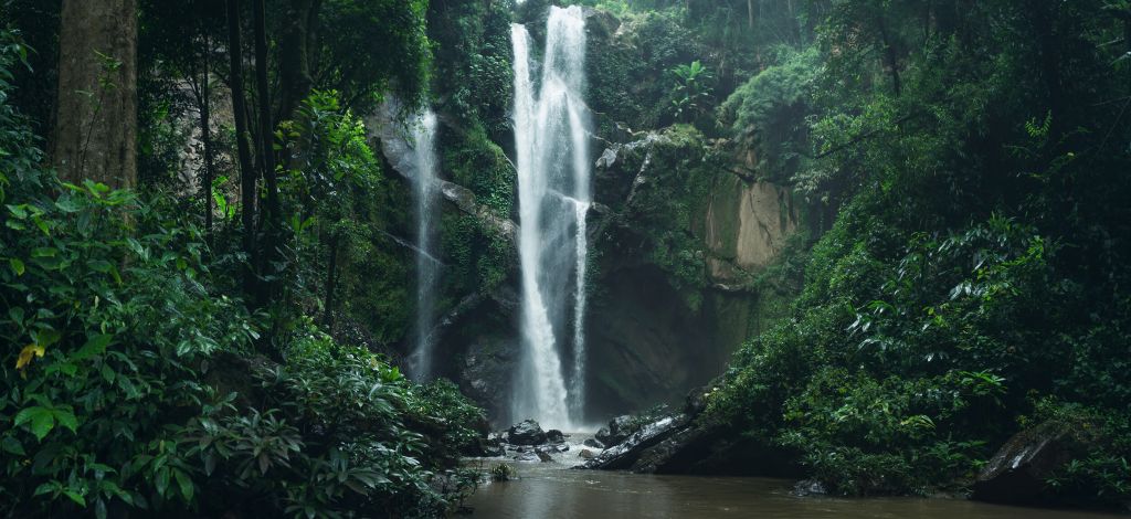 Wasserfall in der Natur