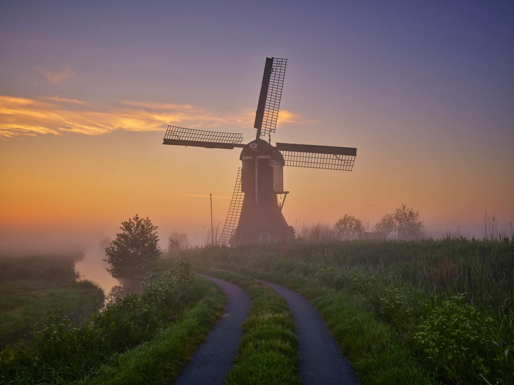 Mühle bei Sonnenaufgang