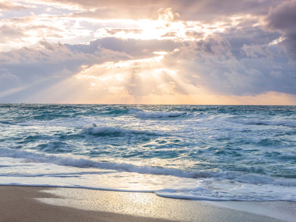 Sonnenstrahlen am Meer