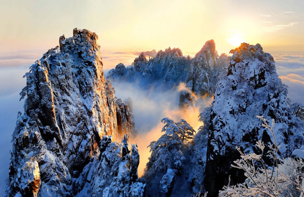 Sunrise at Mt. Huang Shan